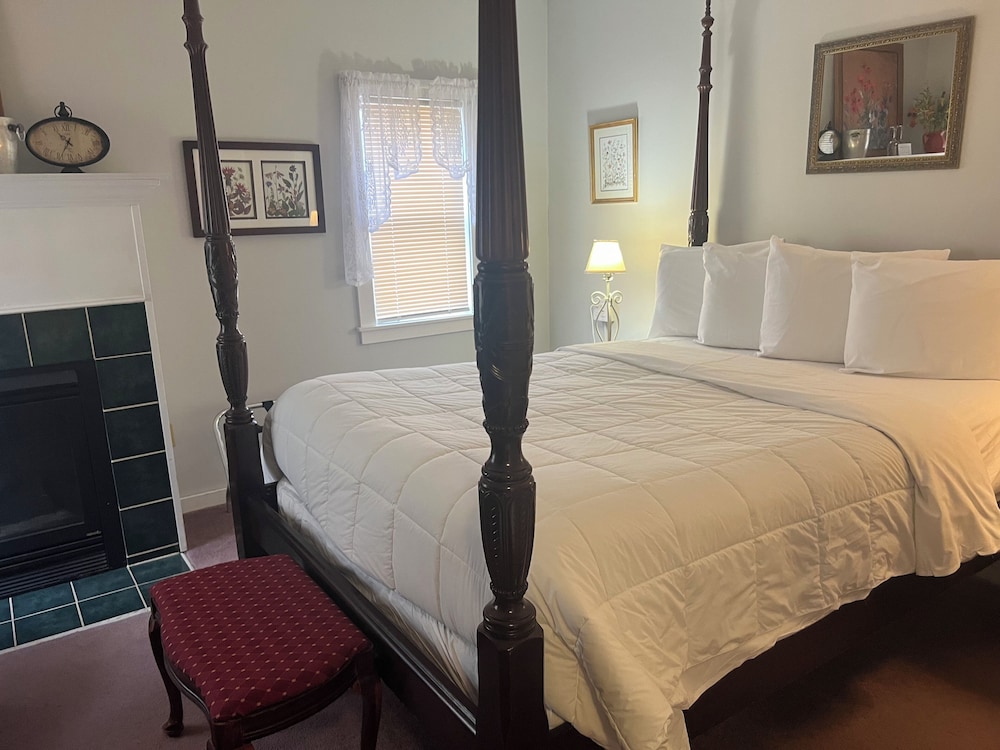 The Vermont Inn - photo 36