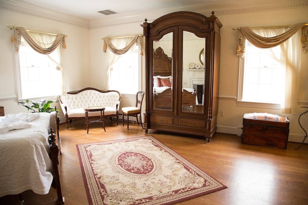 Inn at Stone Manor - photo 11