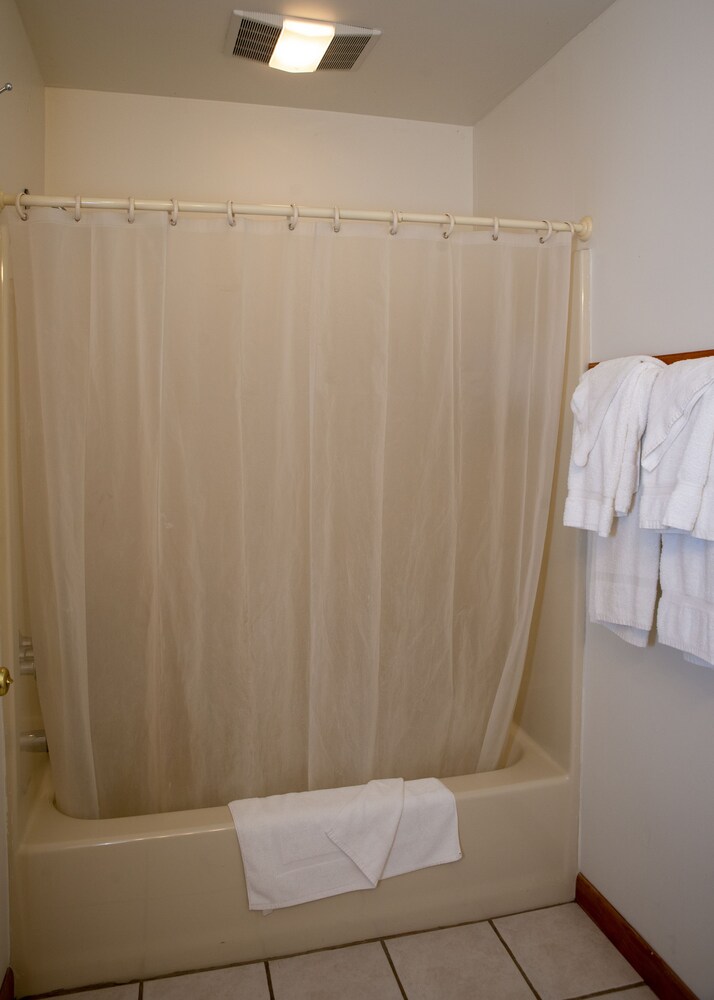 Chestnut Grove Resort - photo 76