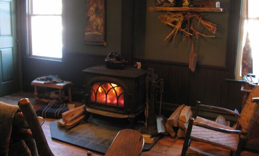 RoosterComb Inn - photo 8