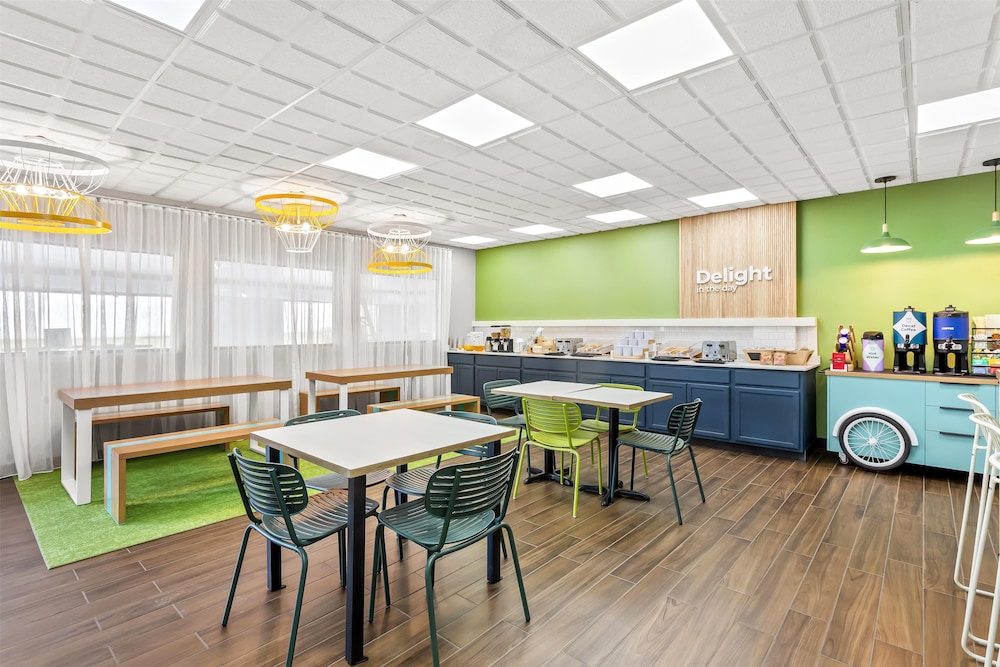 Spark by Hilton Oak Forest - photo 48