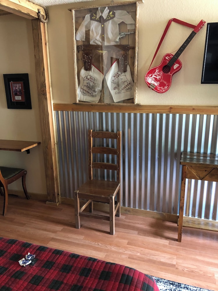 Dusty Boots Motel & Cafe - photo 27