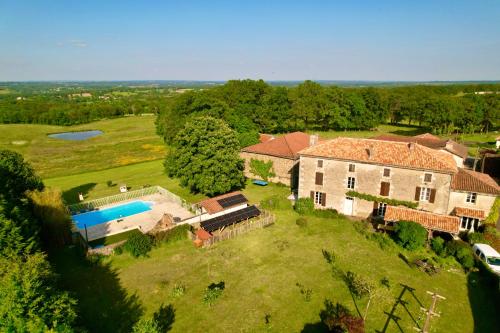 A L'ombre du Marronnier Gites — 4-Star Luxury Hotel in Limoges, France