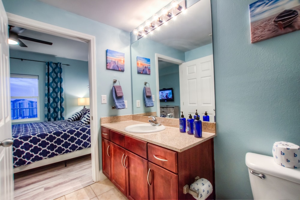 Laketown Wharf Resort by Aneliya's Rentals - photo 783