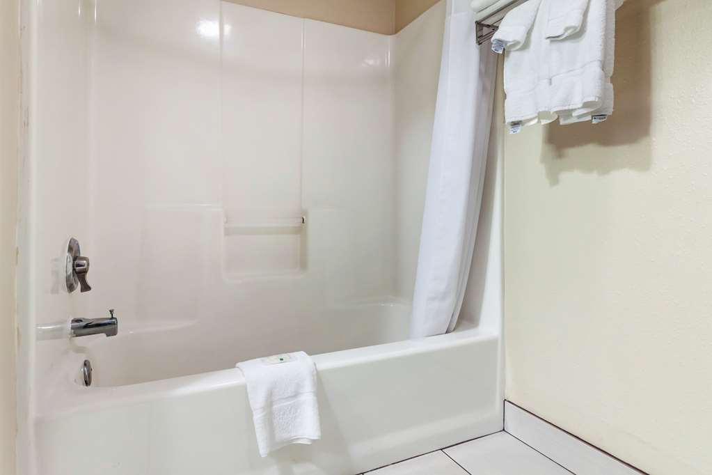 Quality Inn Hays I 70 - photo 18