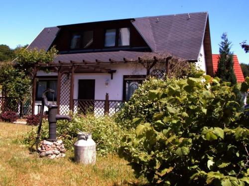 Ferienhaus Kreß rechts — 4-Star Luxury Hotel in Ostseebad Sellin, Germany