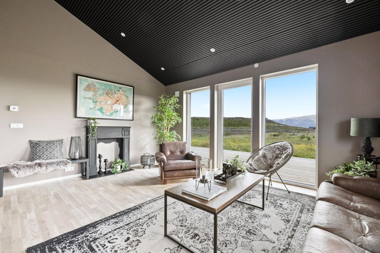 LL Properties Serene Cabin Golden Circle