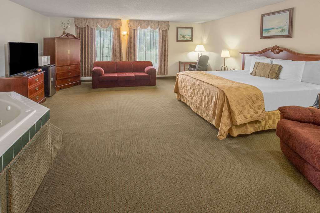 Days Inn by Wyndham Eureka CA - photo 15