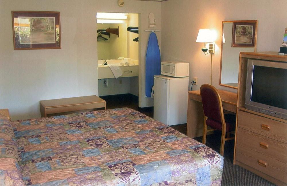 Americas Best Value Inn Shelby - photo 7