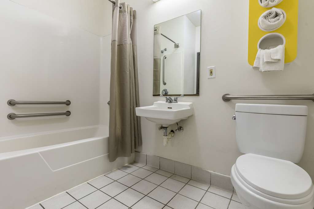 Motel 6 Indianapolis IN Southport - photo 24