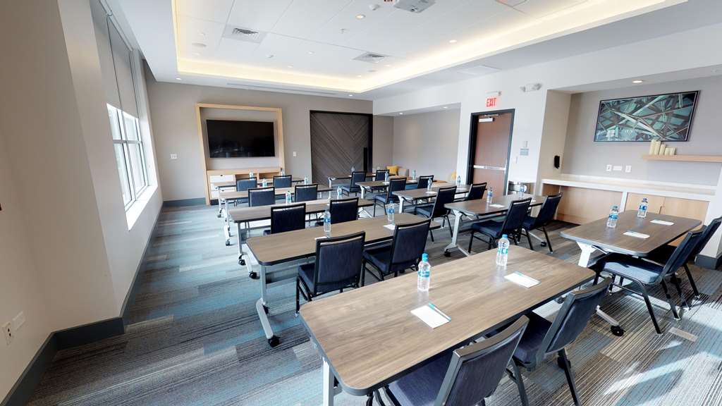 Hyatt House Chicago Oak Brook - photo 12