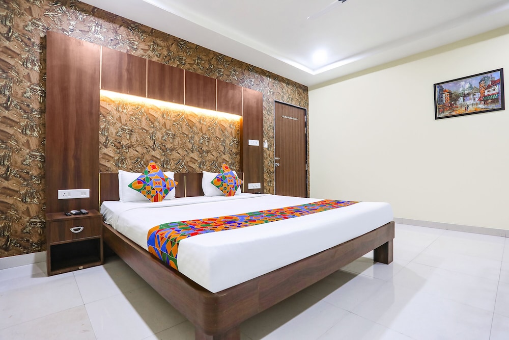 Fabhotel Heritage I in Durg, India