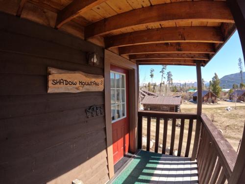 Shadow Mountain - carbon neutral hotel in Alliance