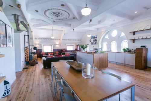 Cwyfan - carbon neutral hotel in Unknown City