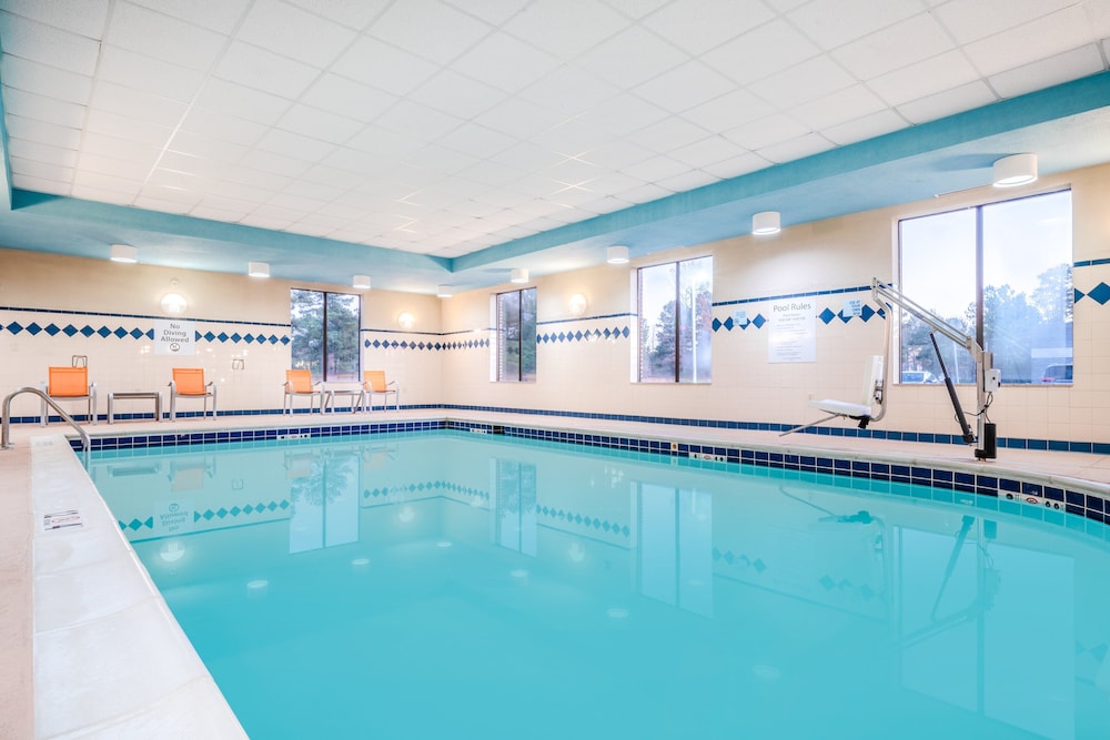 Holiday Inn Express Hotel & Suites Tappahannock by IHG - photo 15