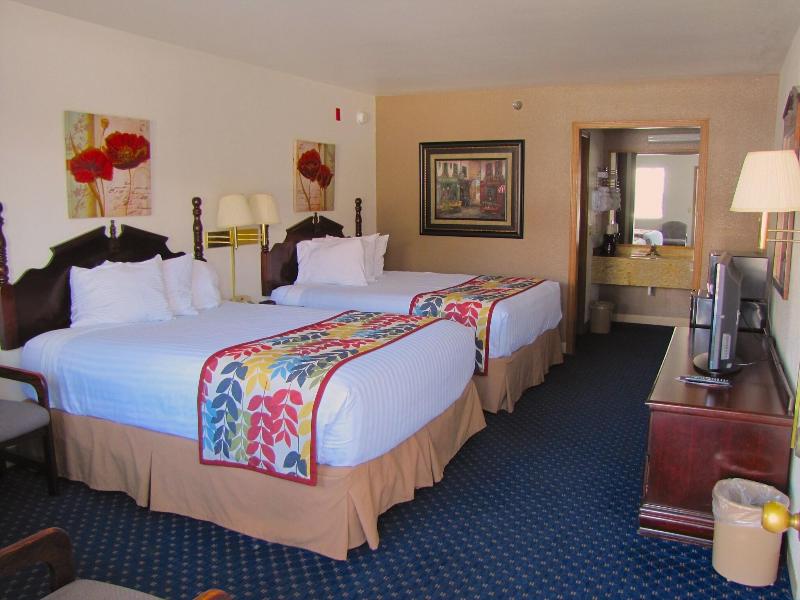 Dutton Inn - photo 9