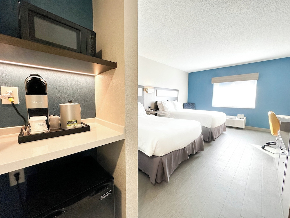 Holiday Inn Express Clermont Se West Orlando - photo 15