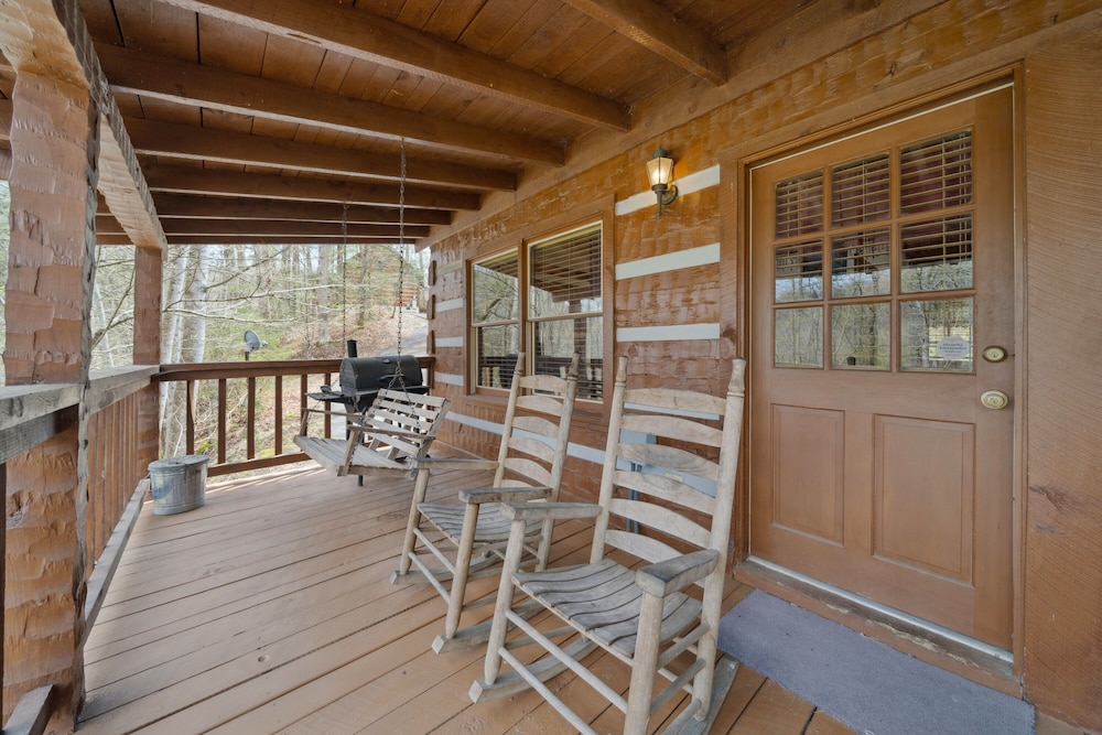 A Lover's Paradise 1 Bedroom Cabin Heavenly Views Resort - photo 20