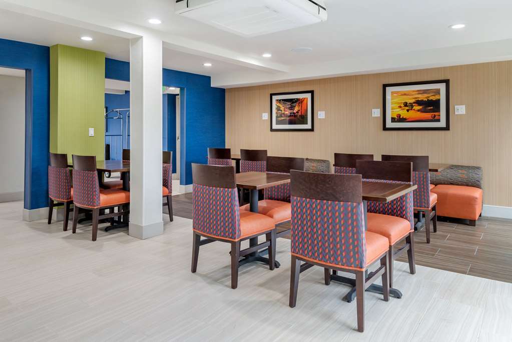 Comfort Inn & Suites Tigard near Washington Square - photo 32