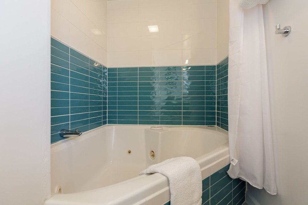 Ocean Resort Inn - photo 33