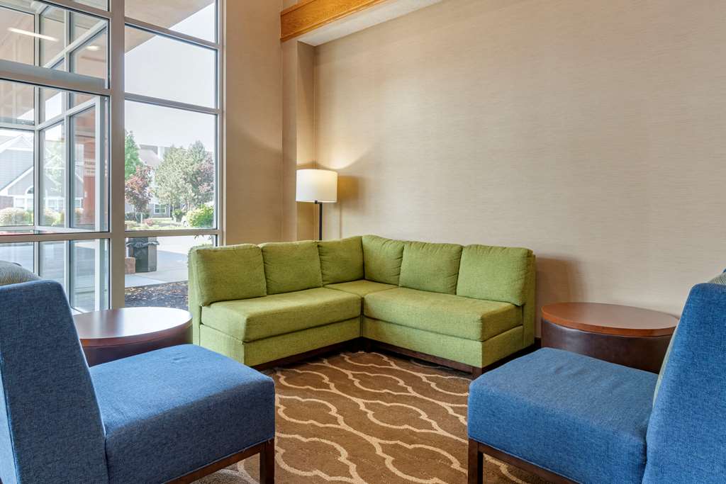 Comfort Suites Salem - photo 3