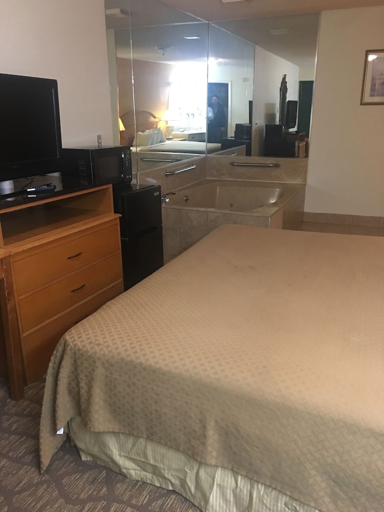 A Victory Hotel Southfield - photo 11