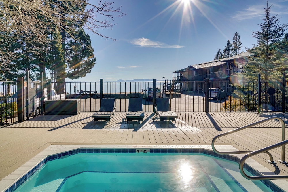 Spa & Beach Access: Resort Condo in Tahoe Vista - photo 16