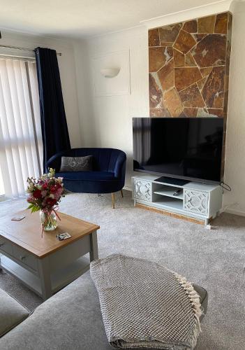 Spacious 2 Bed Village Flat sleeps 4 6 — 4-Star Luxury Hotel in Nottingham, United Kingdom