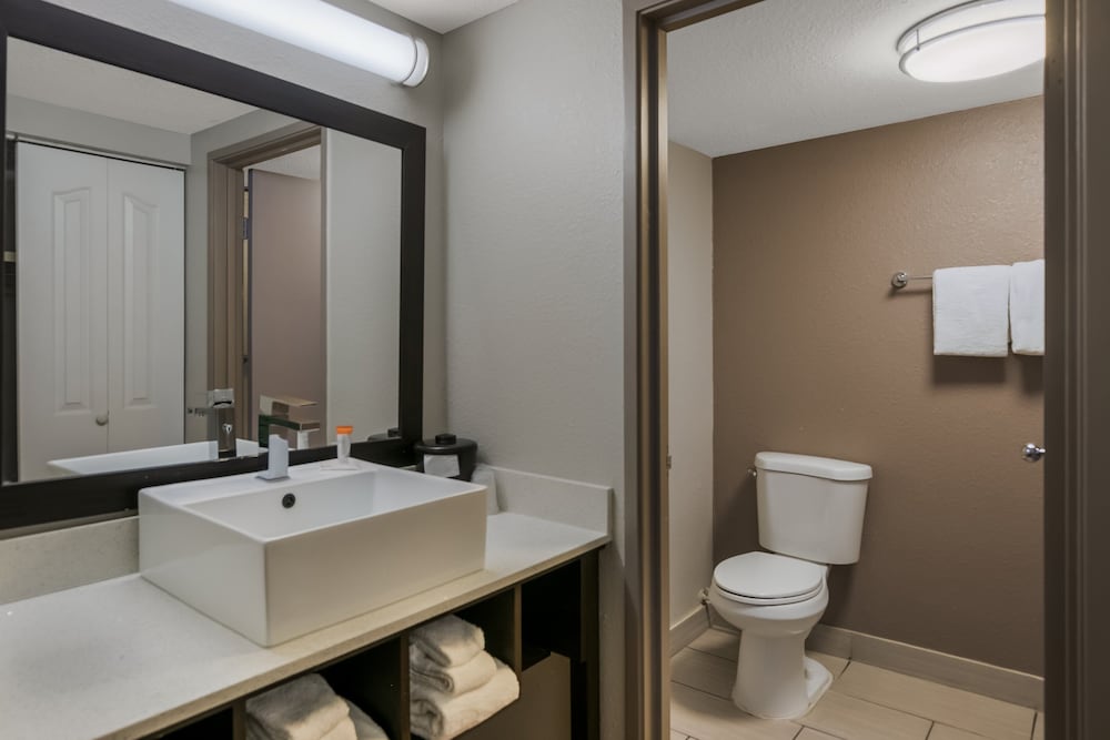 Red Roof Inn PLUS & Suites Knoxville West Cedar Bluff - photo 33