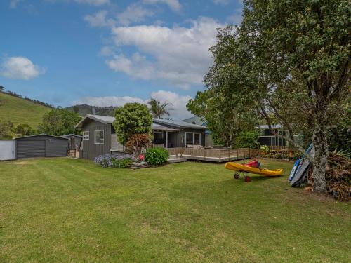 Kon Tiki Retreat Whiritoa Beach Holiday Home — 4-Star Luxury Hotel in Whangamata, New Zealand