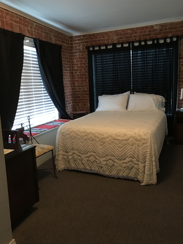 Spur Hotel - photo 10