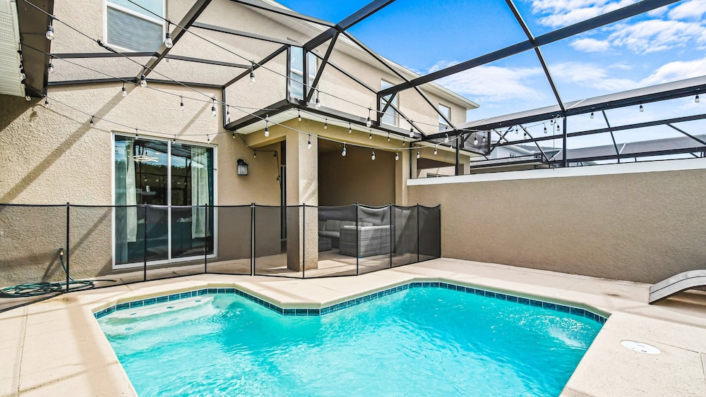 4BR Tropical Storey Lake Townhome Private Pool - photo 23