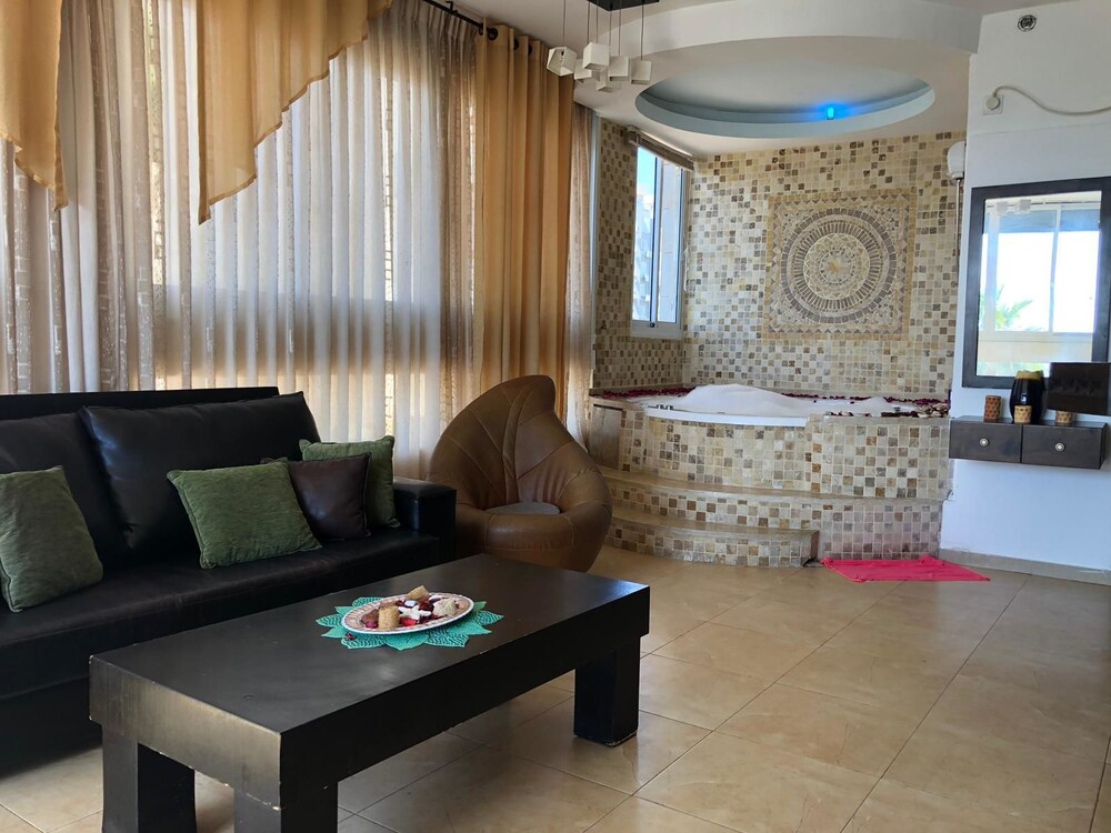 Short Term Apartment Tel Aviv Bat Yam 413 — 4-Star Luxury Hotel in Bat Yam, Israel