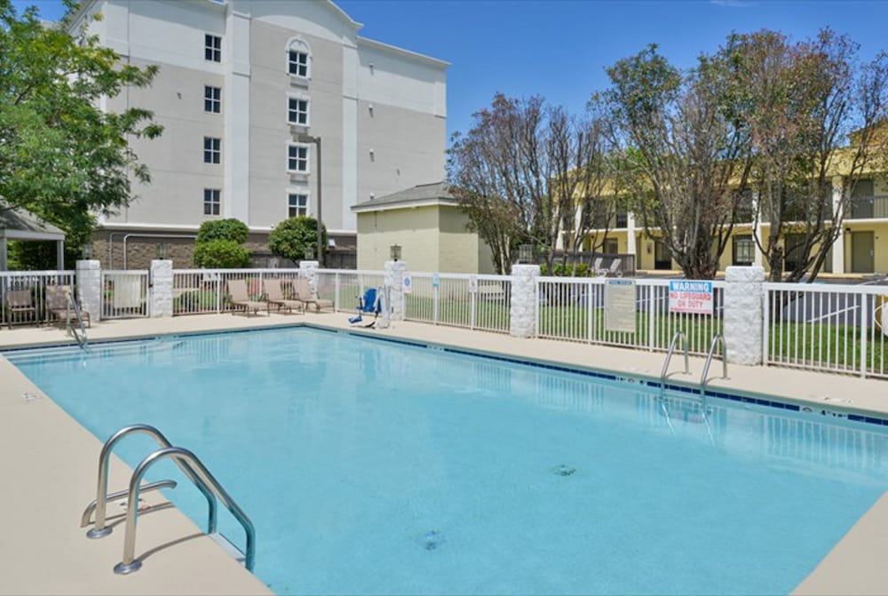 Holiday Inn Express Hotel & Suites Mooresville Lake Norman by IHG - photo 27