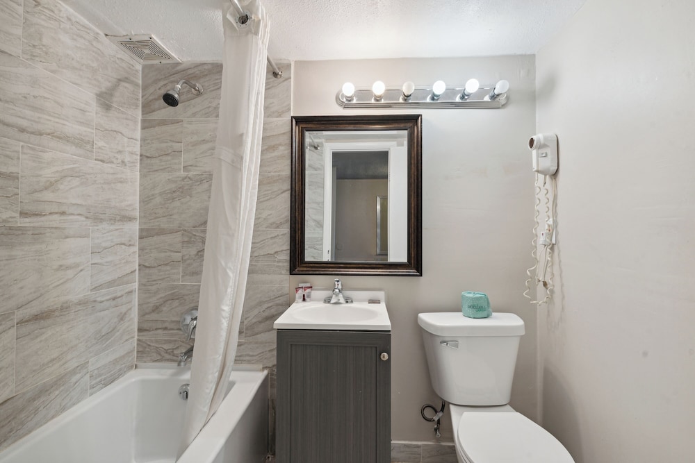 Miami Suites Hotel - photo 40