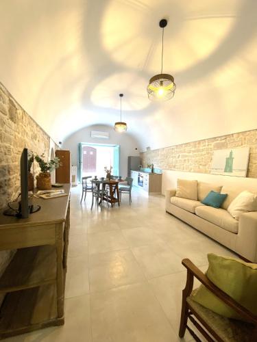 Casa Nannina — 4-Star Luxury Hotel in Trani, Italy