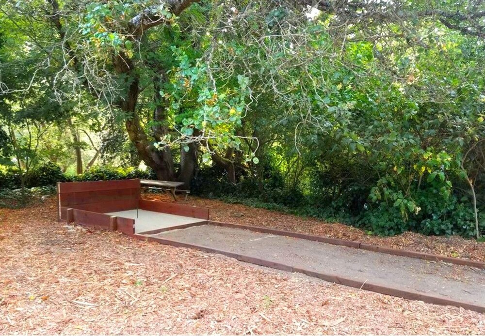 Reflections Seasonal Dock & Kayaks Hot Tub Fire Table BBQ HUGE yard Horseshoes Dog Friendly - photo 6