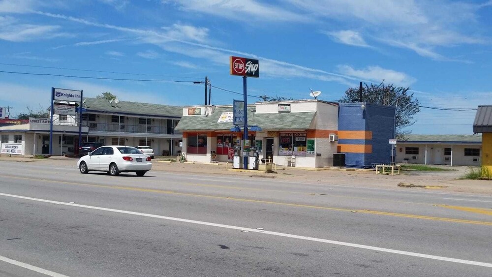Knights Inn Giddings - photo 19