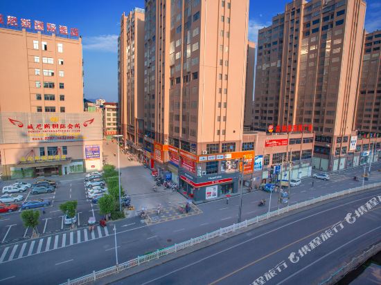 Venice International Hotel — hotel in Huichang