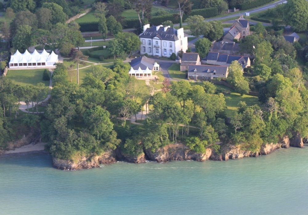 Chateau De Beaussais - carbon neutral hotel in Tregunc