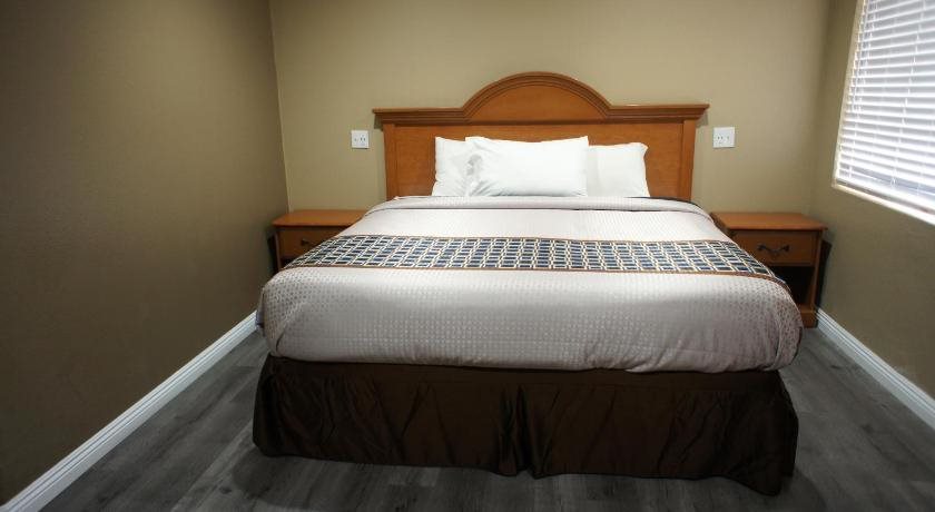 Executive Inn Deming - carbon neutral hotel in Deming