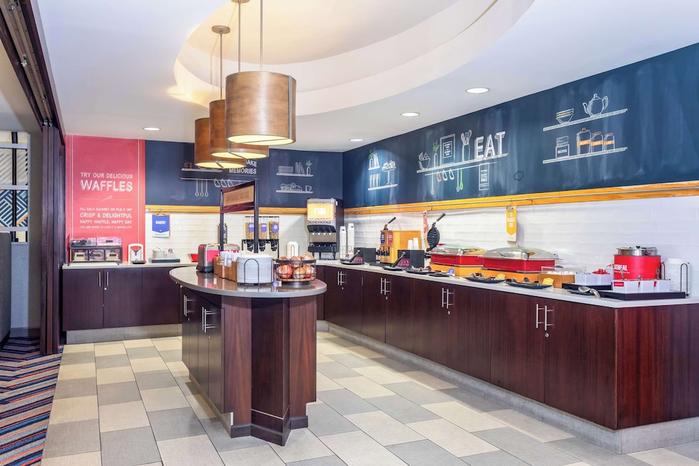 Hampton Inn Orlando International Airport - photo 25