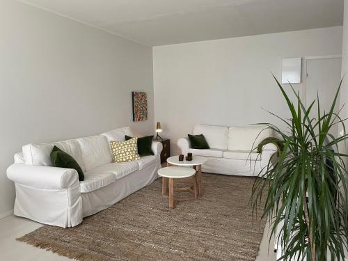 Valoisa Kaksio Puiston Reunassa Lahella Keskustaa in Hanko, Finland