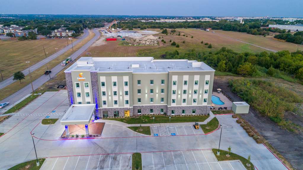 Comfort Suites DeSoto Dallas South - photo 58
