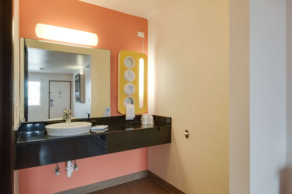Motel 6 Brownsville TX North - photo 19