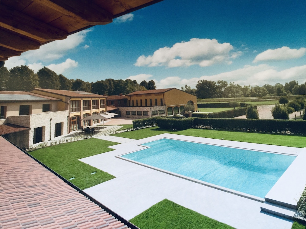 Tenuta Albertini - carbon neutral hotel in Zevio