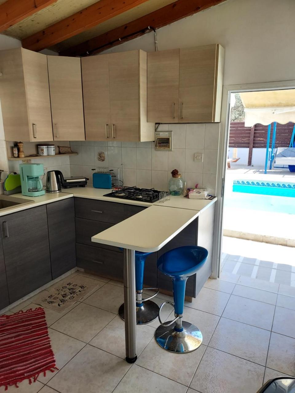Alekas Pool and Garden Home