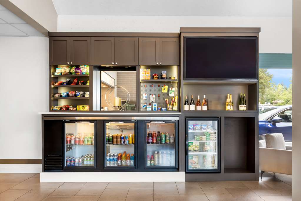 Best Western Plus Parkway Inn - photo 9