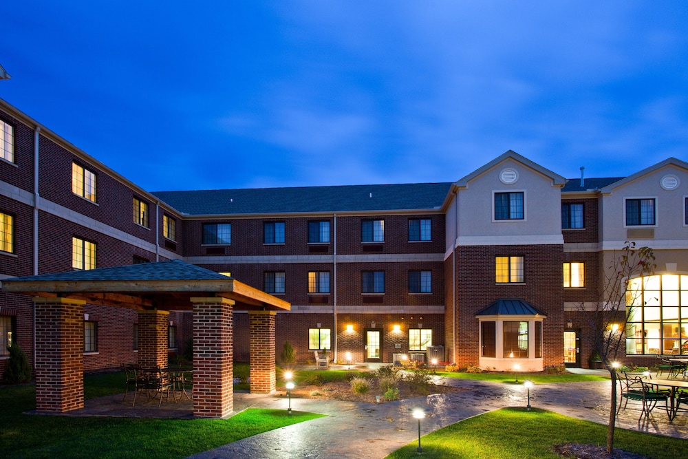 Staybridge Suites Lansing Okemos - photo 28