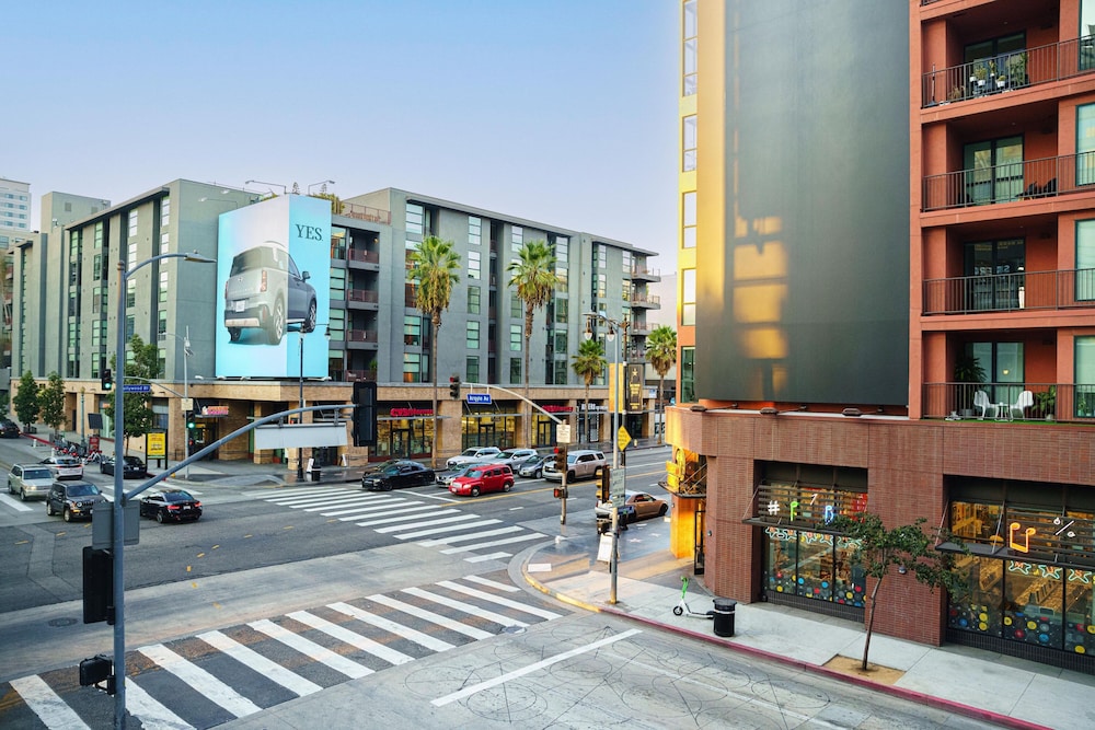 W Hollywood - photo 29